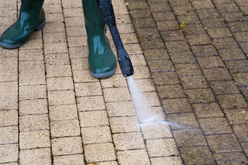 Paver Cleaning in Laval QC