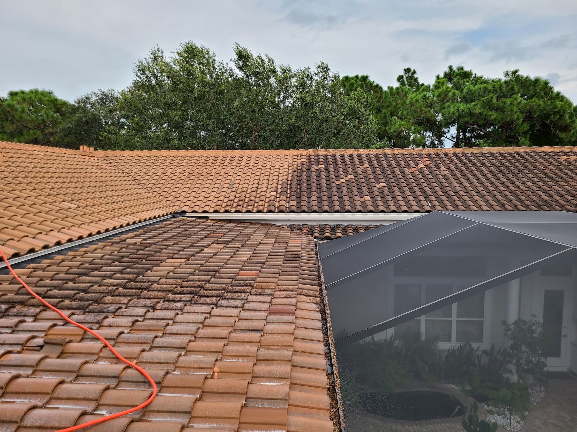 Roof Cleaning in Pinehurst TX