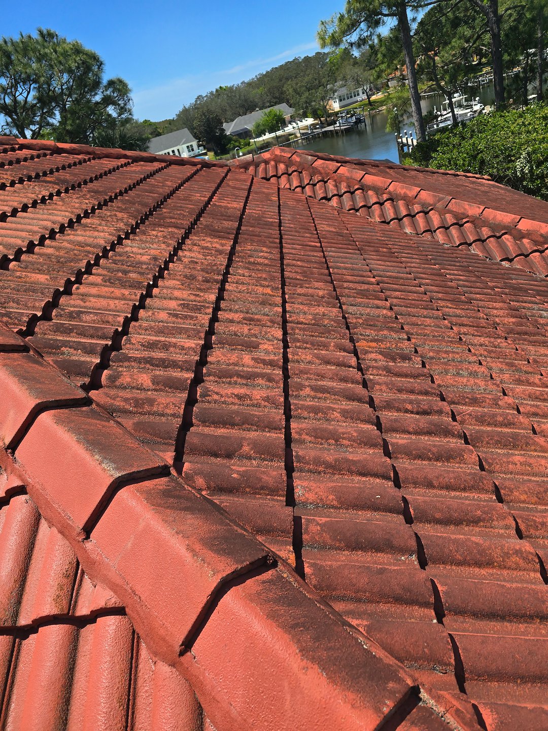 Professional roof washing in Santa Rosa Beach Destin